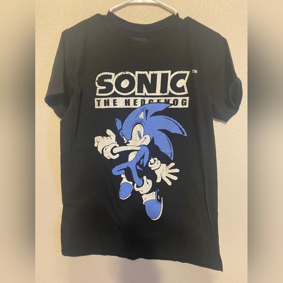 Sonic the Hedgehog Mens T-Shirt - Finger Pose in Ring Sonic the Hedgehog Mens T-Shirt - Finger Pose in Ring